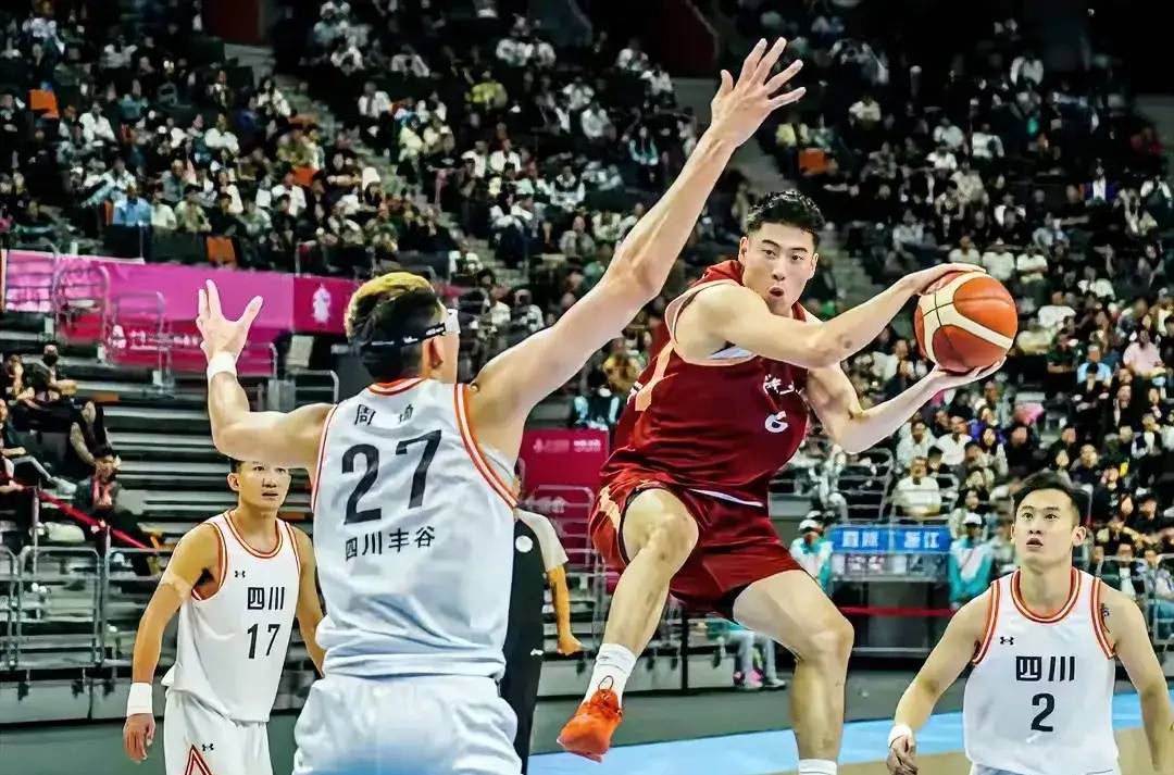 有礼投注-风云突变成都蓉城赛后手感冰凉,CBA季后赛版图或变,目标明确,控场能力受关注(cba最新转会动态)