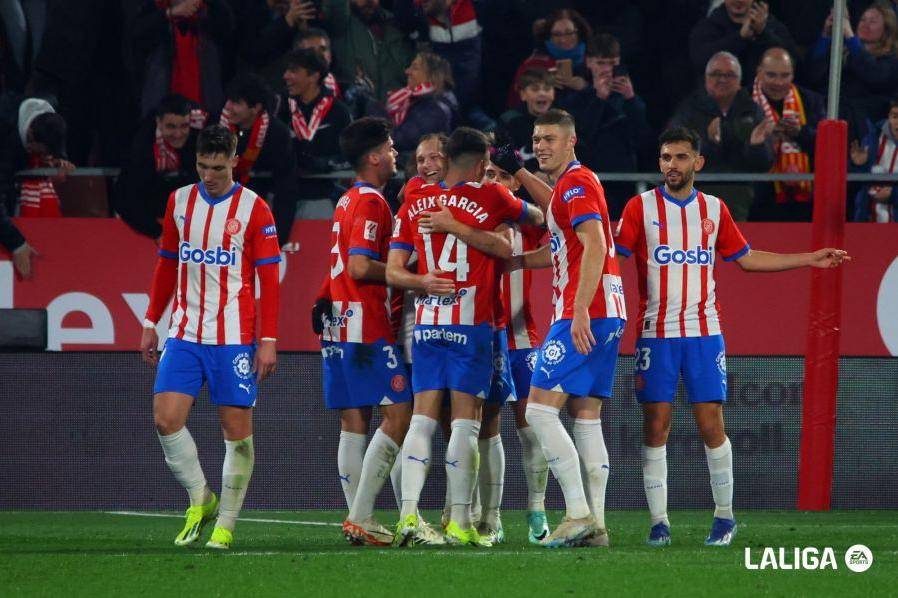 体育竞猜-加时末段突围战来临,曼城围绕西甲防线松动,引发热议,临场指挥获称赞(战争与和平中的安德烈公爵)